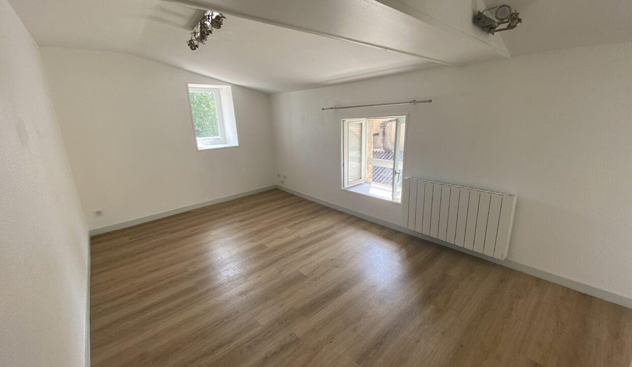 23SIMP5-T2-appartement-centre-ville-vide-rénové-Poitiers-1