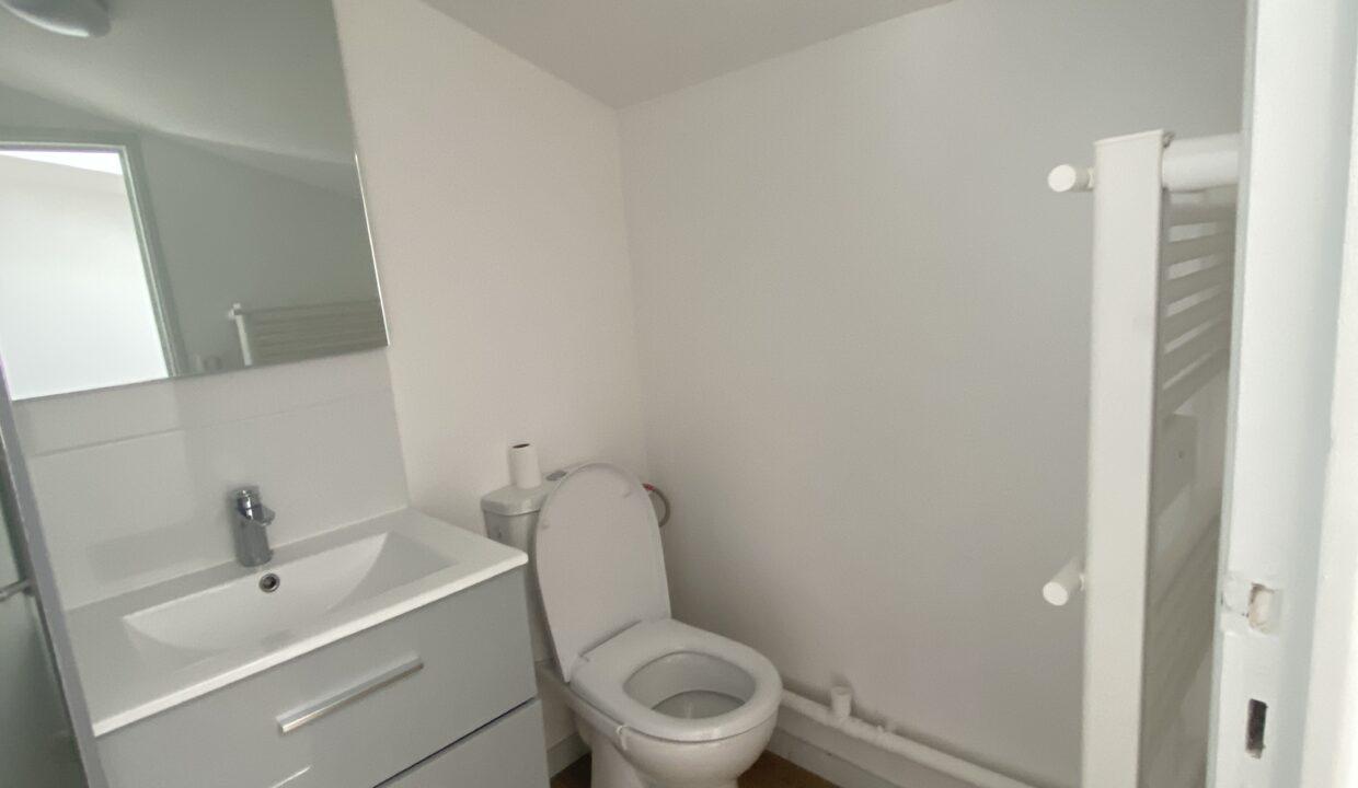 23SIMP5-T2-appartement-centre-ville-vide-rénové-Poitiers-13
