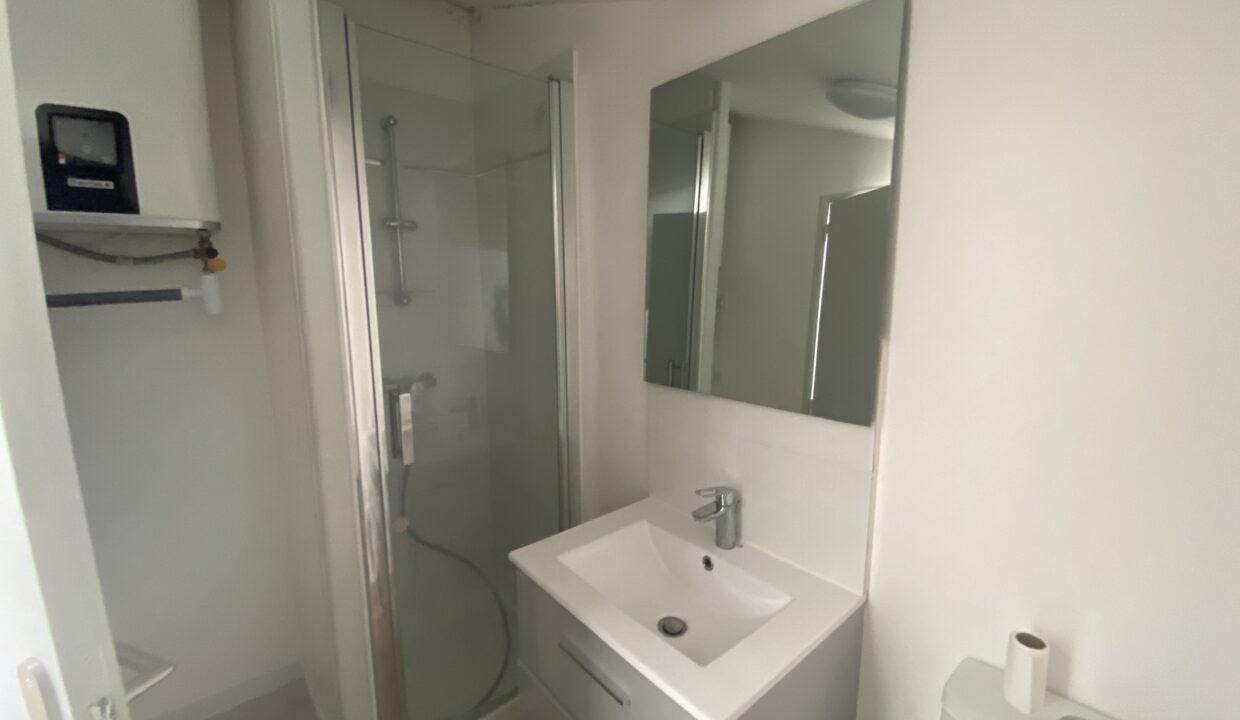 23SIMP5-T2-appartement-centre-ville-vide-rénové-Poitiers-16
