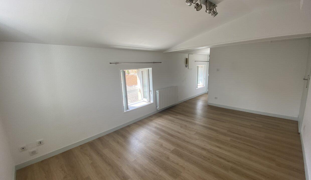 23SIMP5-T2-appartement-centre-ville-vide-rénové-Poitiers-2