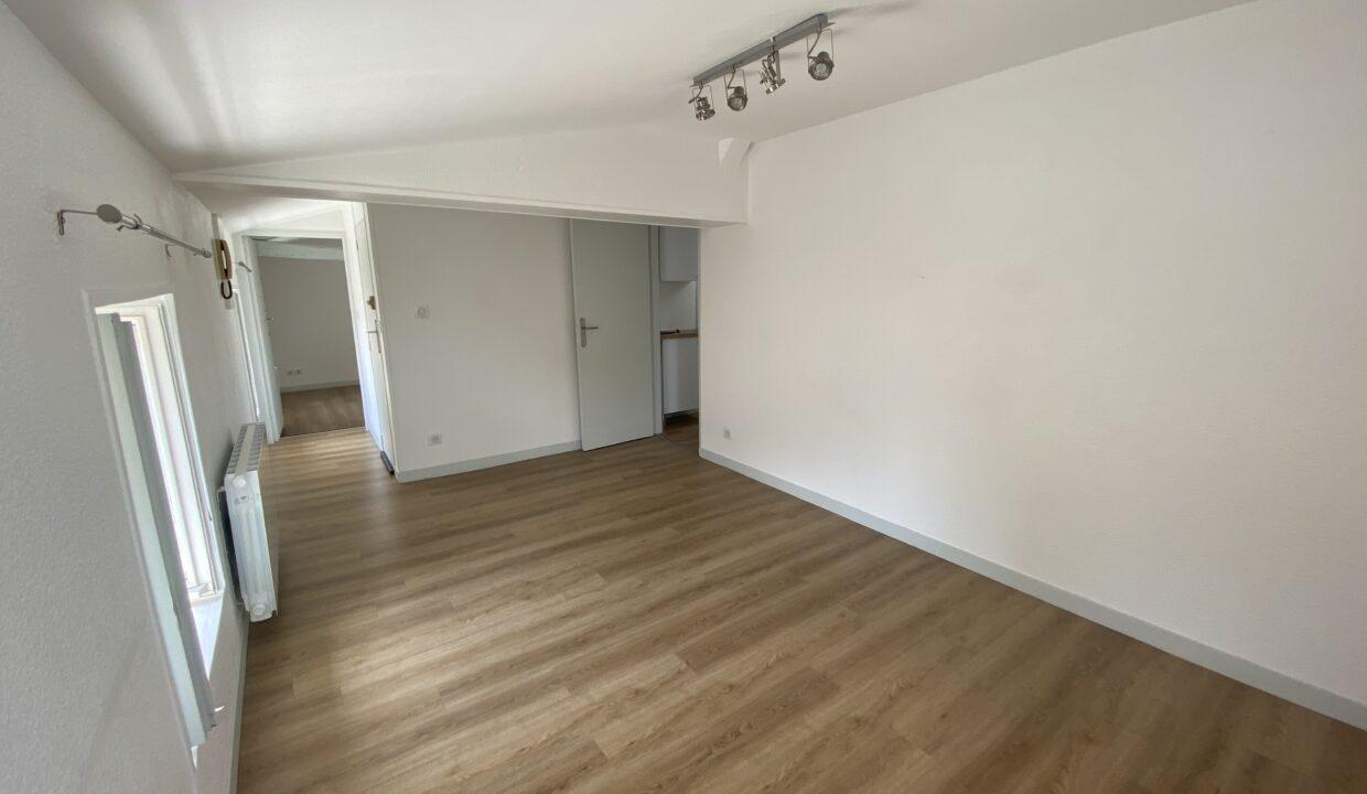 23SIMP5-T2-appartement-centre-ville-vide-rénové-Poitiers-3