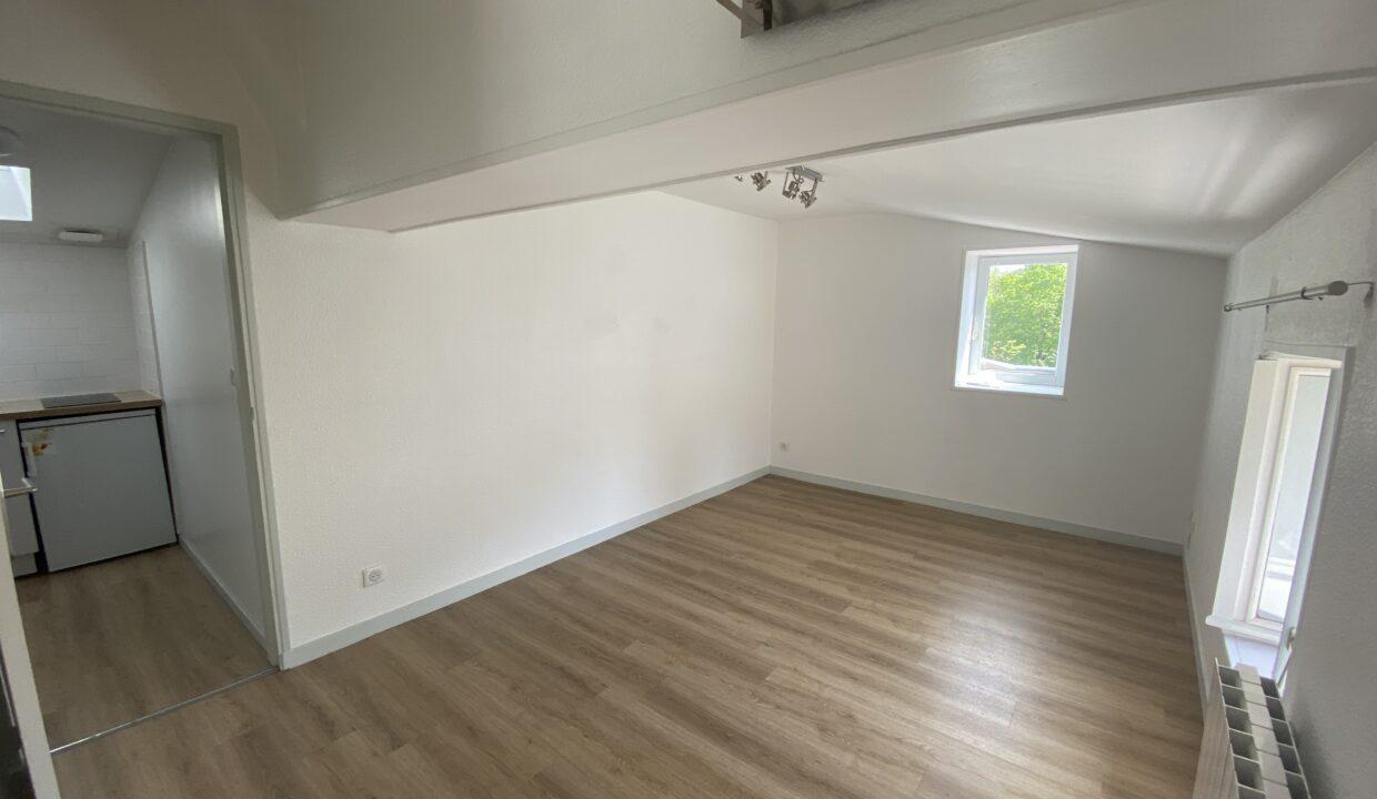 23SIMP5-T2-appartement-centre-ville-vide-rénové-Poitiers-4