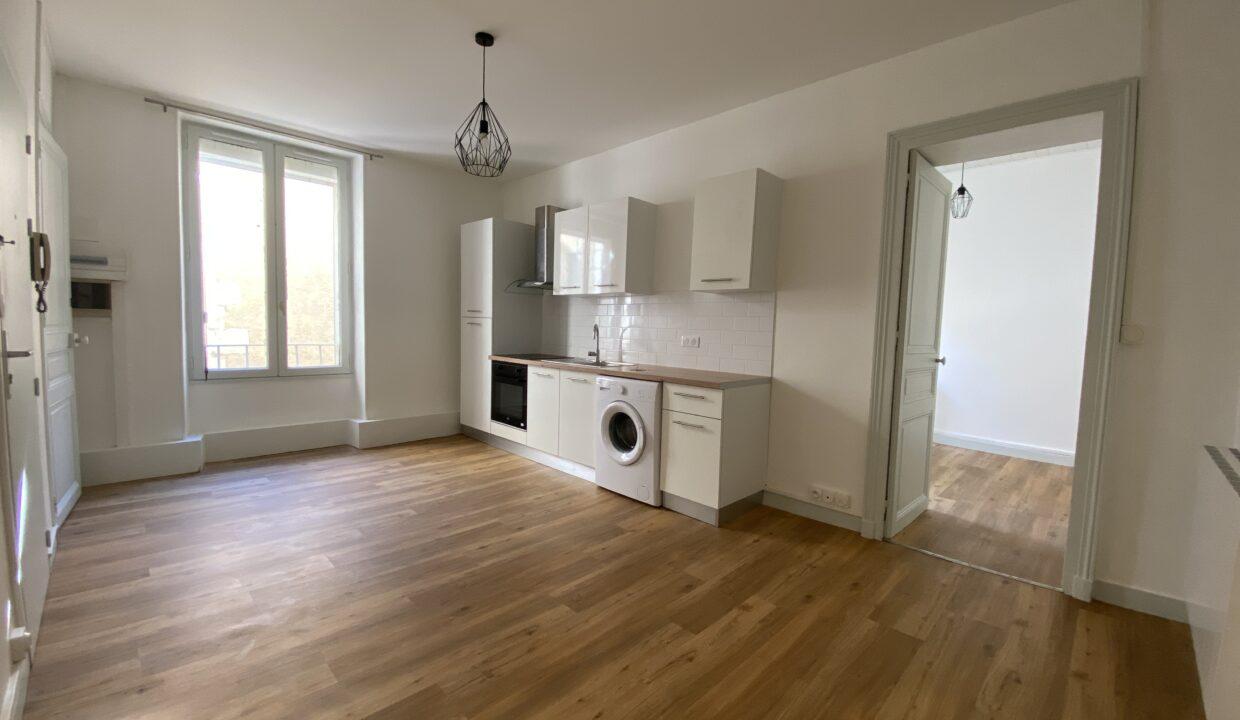 18CG4-T2-hyper-centre-Carnot-balcon-rénové-6