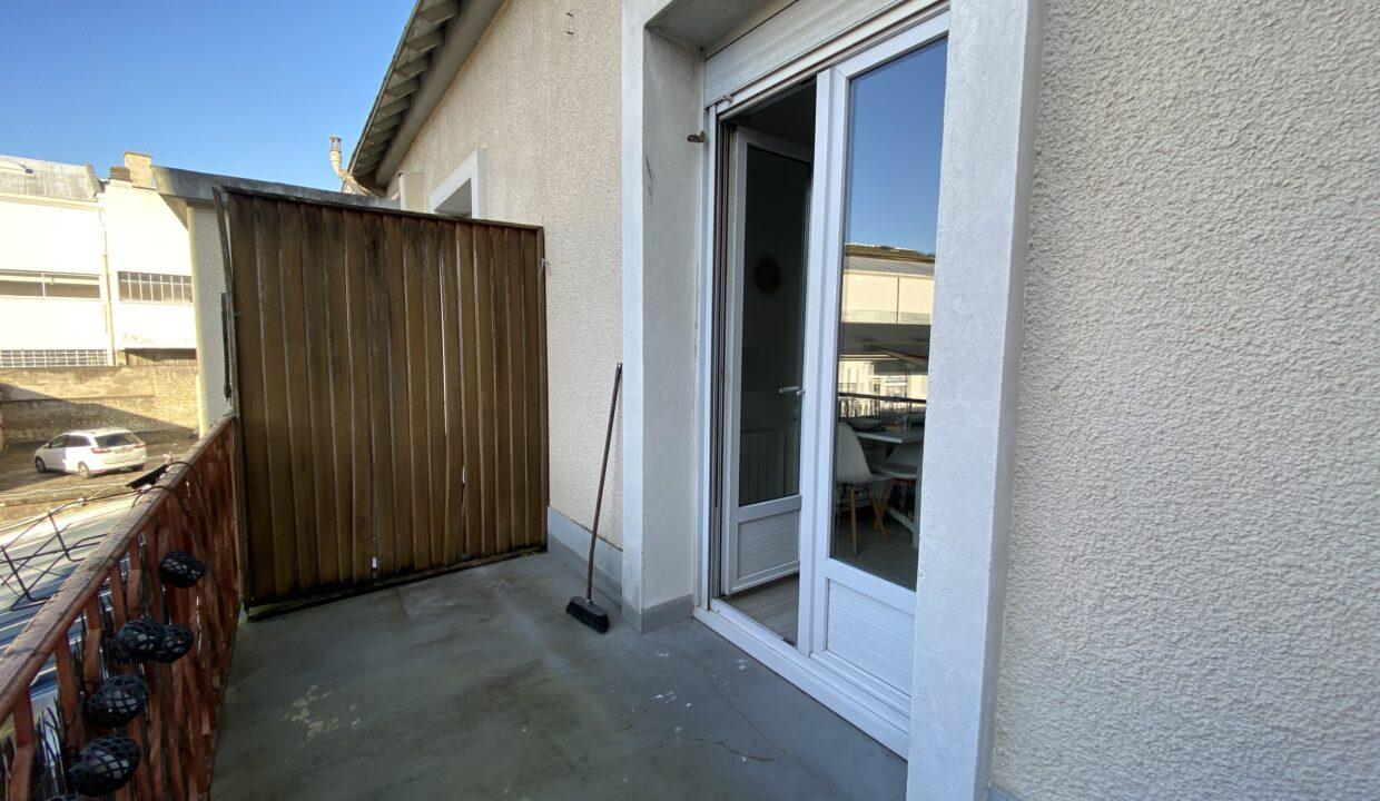 28JA14-T1-studio-meublé-lumineux-gare-10