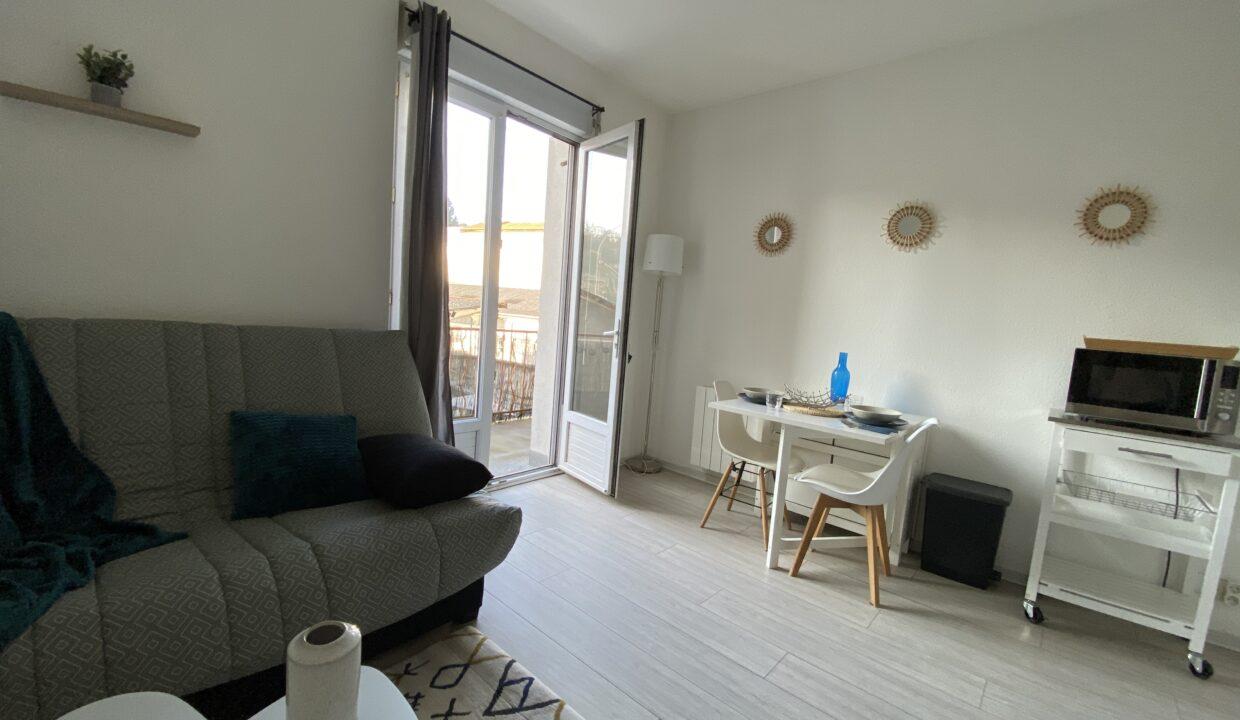 28JA14-T1-studio-meublé-lumineux-gare-7