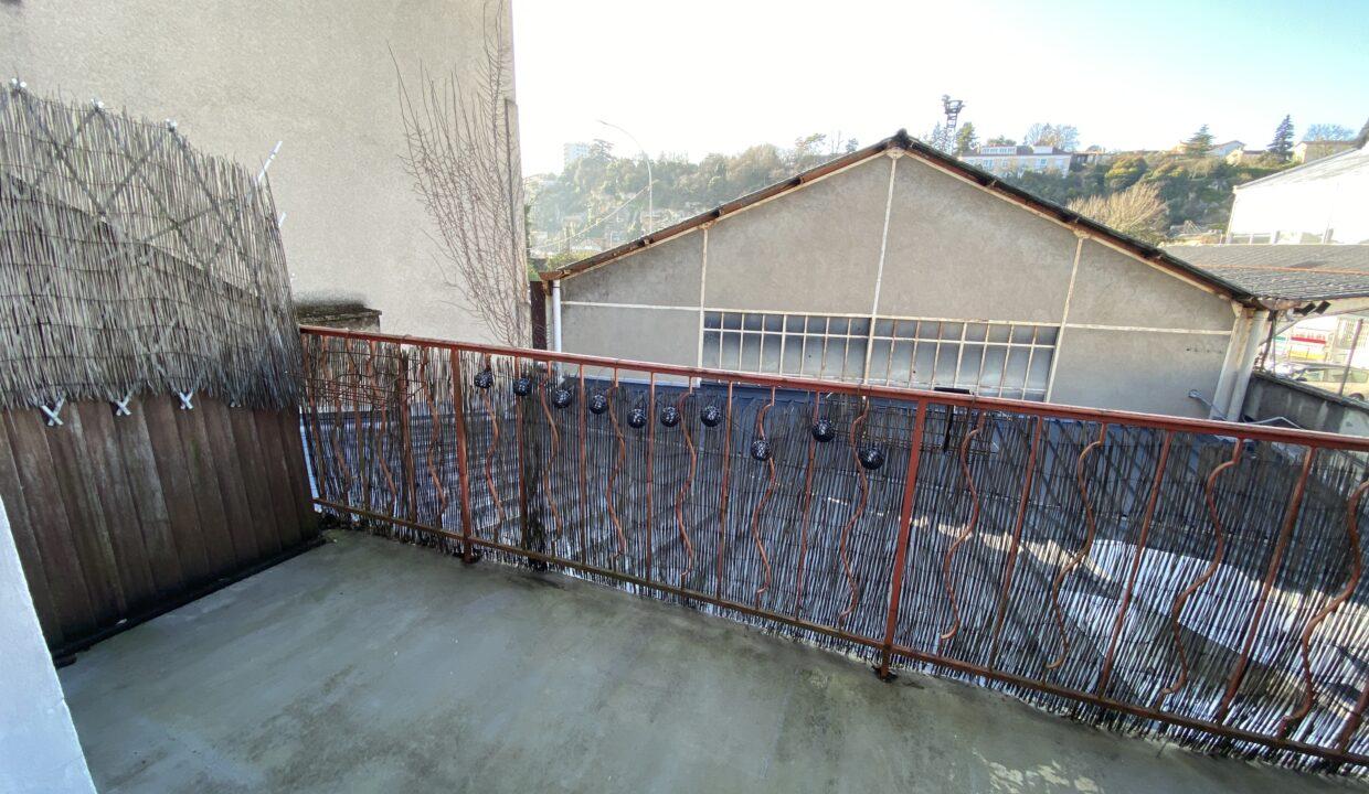 28JA14-T1-studio-meublé-lumineux-gare-9