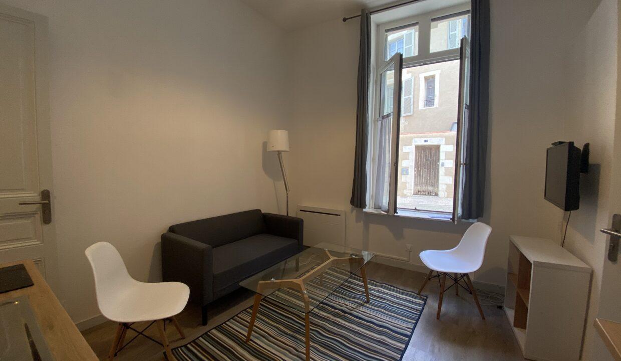 2PUY1-T2-appartement-centre-ville-meublé-rénové-1