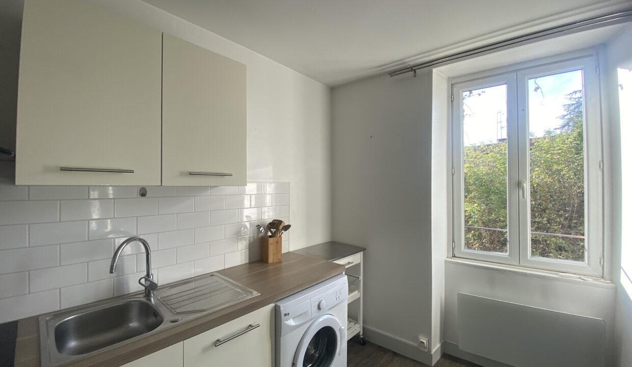 14PCP4-T1-studio-meublé-rénové-7