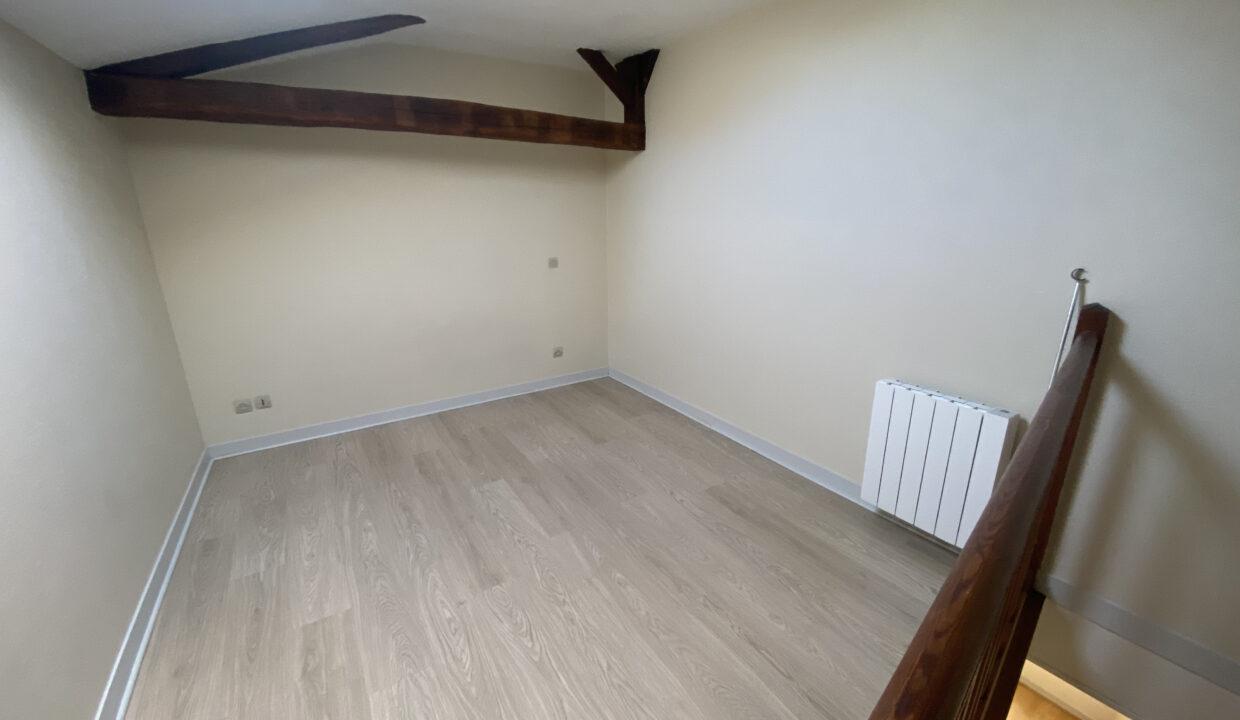 23SIMP4-T2-appartement-centre-ville-vide-duplex-11
