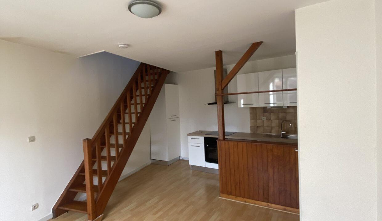 23SIMP4-T2-appartement-centre-ville-vide-duplex-2