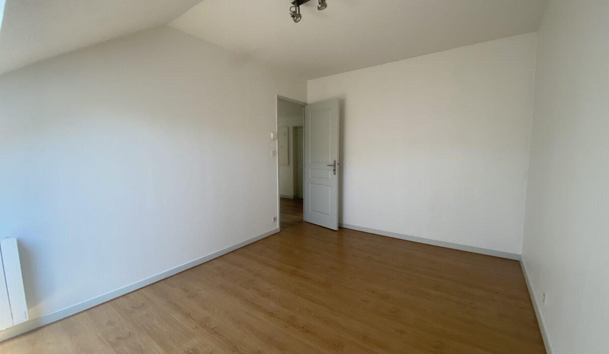 63PA7-T3-appartement-centre-ville-rénové-mansardé- gare-Poitiers-15