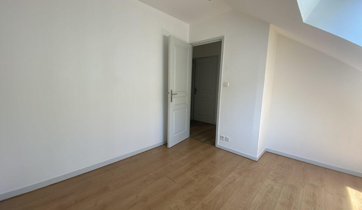 63PA7-T3-appartement-centre-ville-rénové-mansardé- gare-Poitiers-19