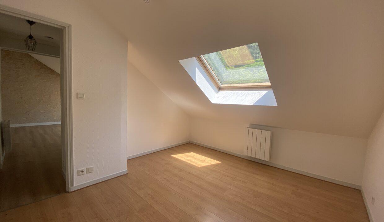 63PA7-T3-appartement-centre-ville-rénové-mansardé- gare-Poitiers-20