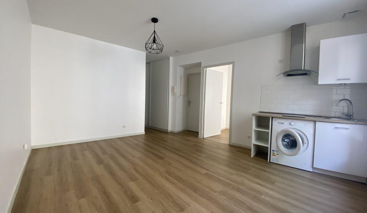 133TR2-T2-appartement-meublé-parc-Blossac-3