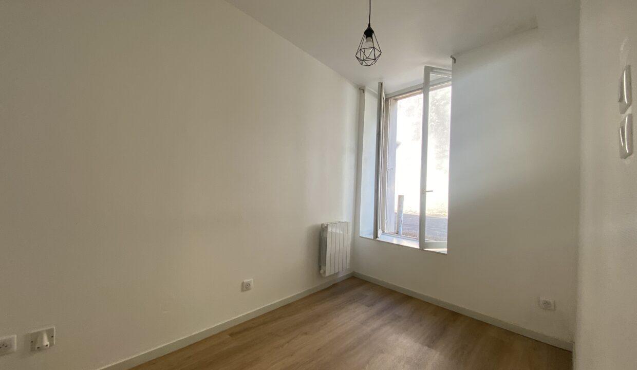 133TR2-T2-appartement-meublé-parc-Blossac-5