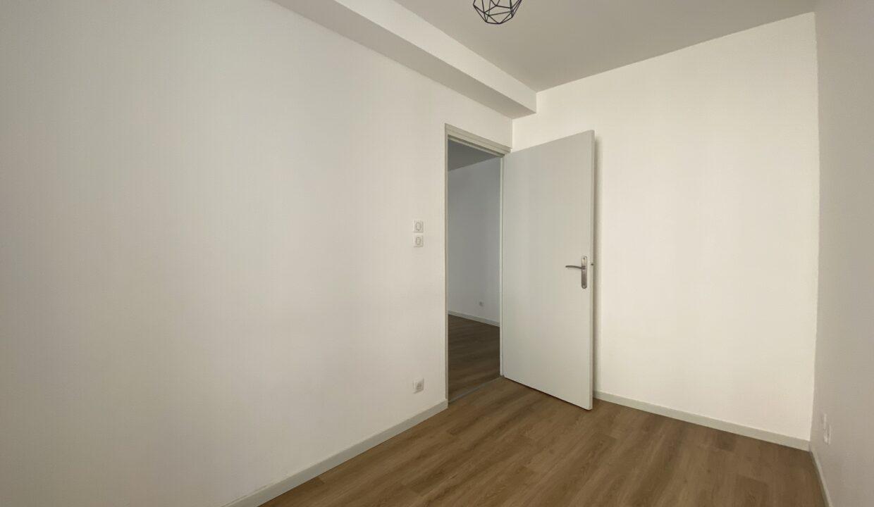 133TR2-T2-appartement-meublé-parc-Blossac-7