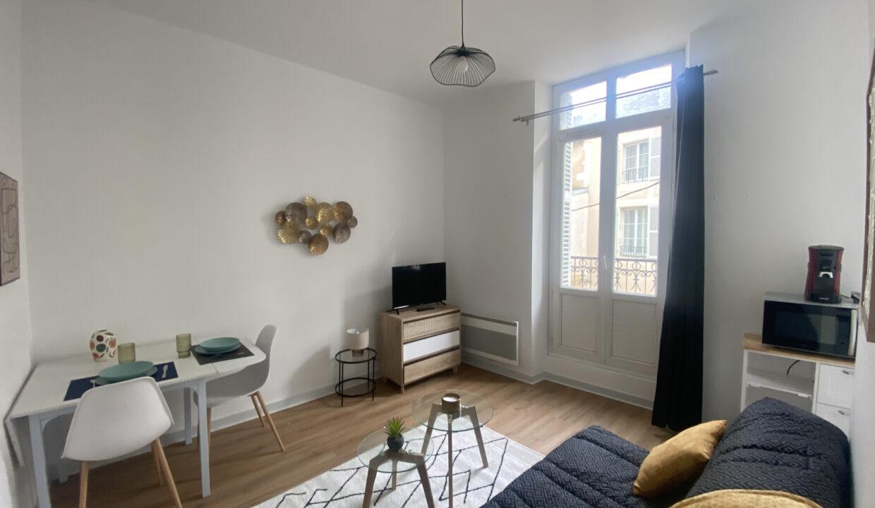 2PUY2-T1-appartement-centre-ville-meublé-rénové-6