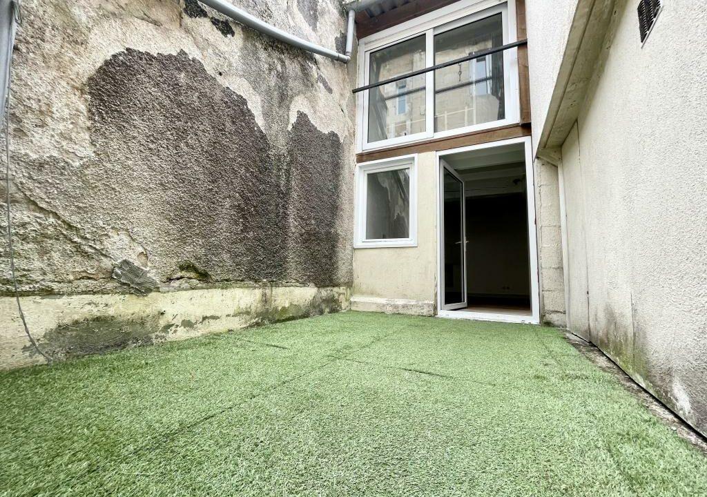 19RD9-T3-appartement-centre-ville-cours-privative-duplex-Poitiers-10