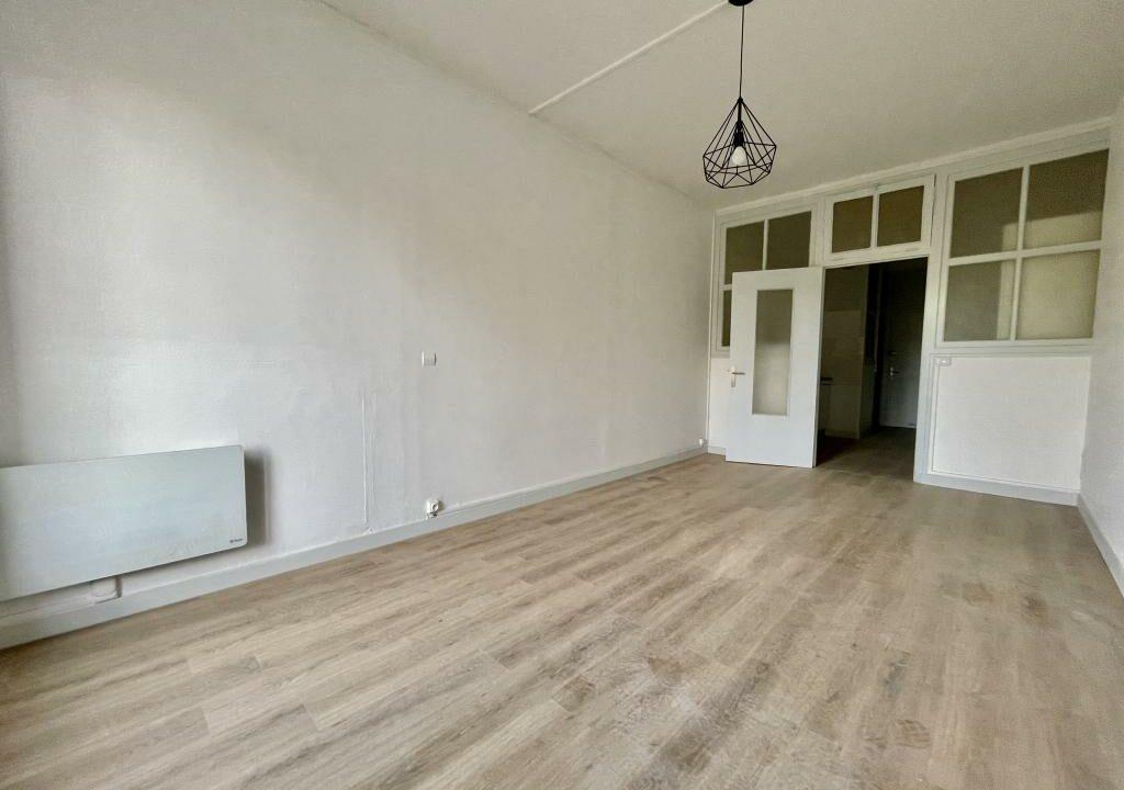 4RIF4-T1-appartement-centre-ville-meublé-rénové-cuisine-séparée-1
