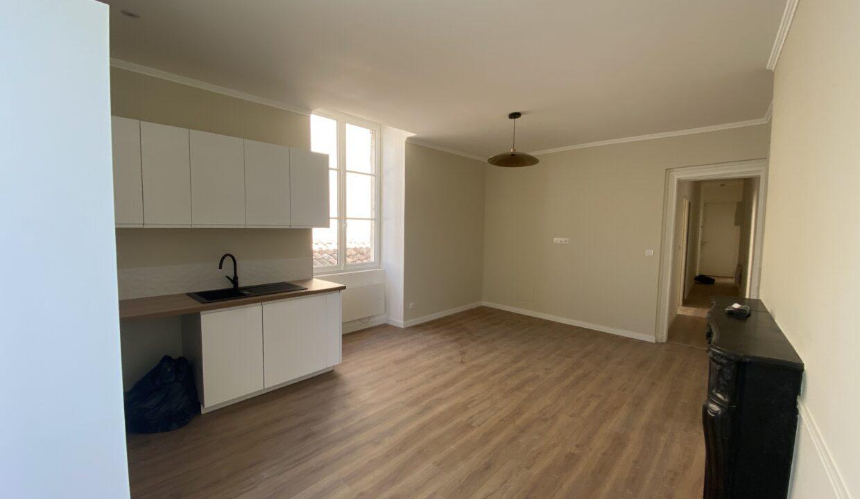 50GA1-T3-vide-neuf-hyper-centre-Poitiers-6