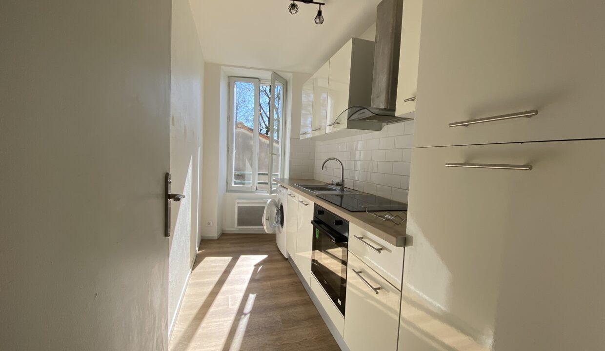 133TR7-T3-appartement-vide-parc-Blossac-20