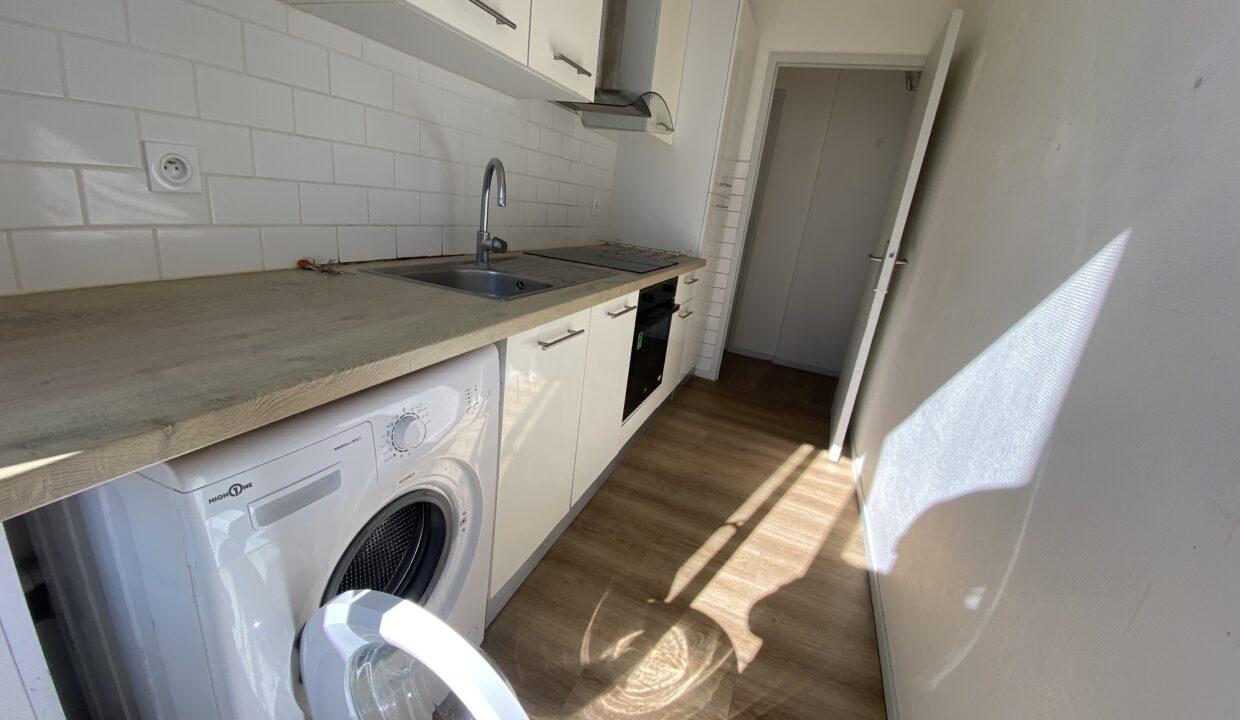 133TR7-T3-appartement-vide-parc-Blossac-23